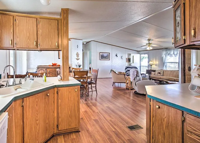 Cozy Yuma Retreat W/ Furnished Patio & Grill! *