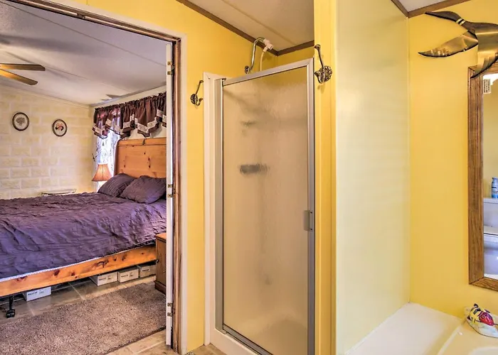 Cozy Yuma Retreat W/ Furnished Patio & Grill! *
