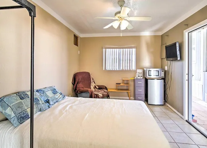 Cozy Yuma Retreat W/ Furnished Patio & Grill! Holiday home