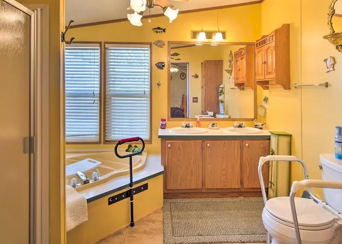 Cozy Yuma Retreat W/ Furnished Patio & Grill! *