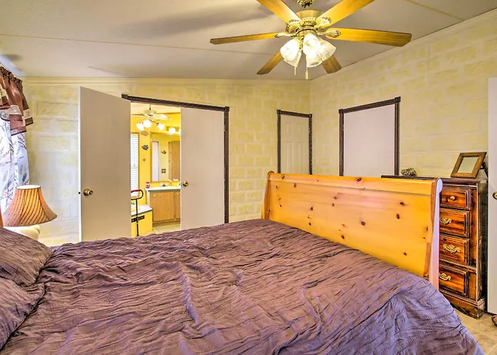 Cozy Yuma Retreat W/ Furnished Patio & Grill! *