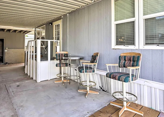 Cozy Yuma Retreat W/ Furnished Patio & Grill! Holiday home *