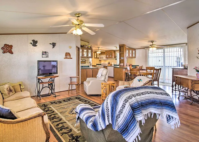 Cozy Yuma Retreat W/ Furnished Patio & Grill! Holiday home *
