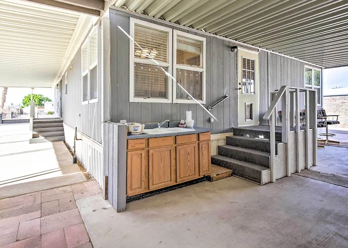 Holiday home Cozy Yuma Retreat W/ Furnished Patio & Grill!
